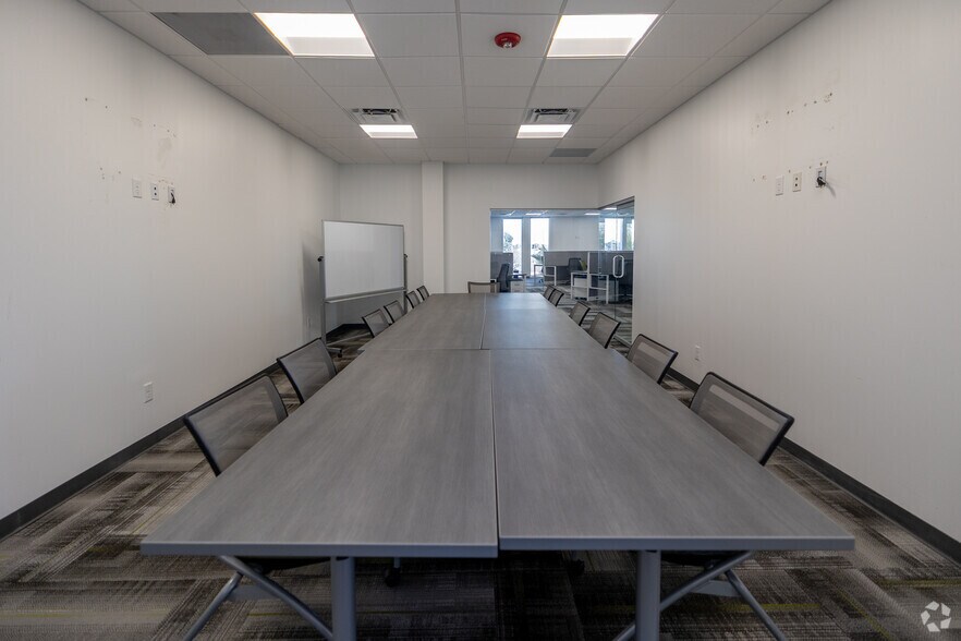 More Photos Of 3733 University Blvd W, Jacksonville Office For Lease