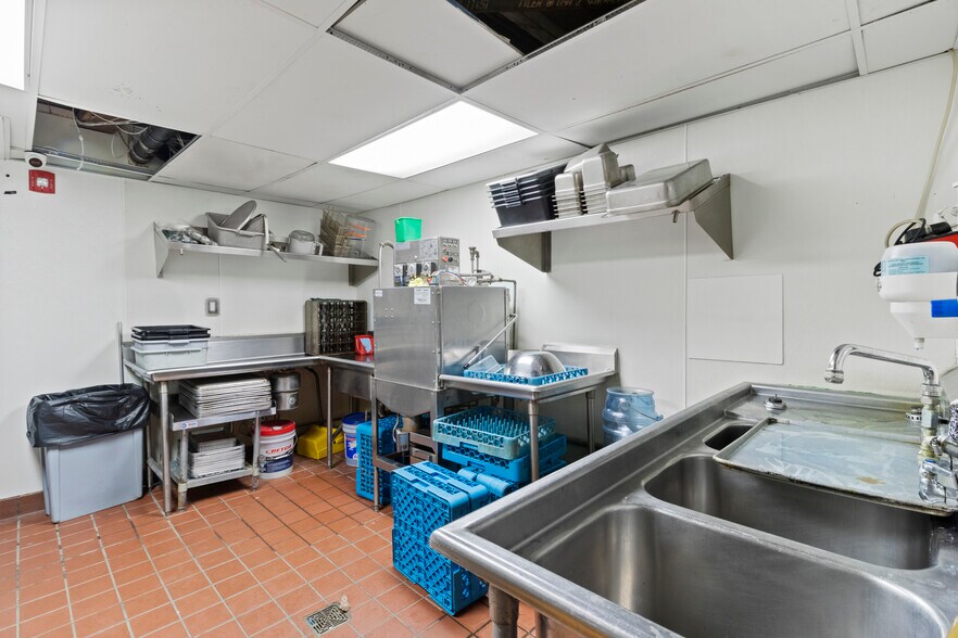 More Photos Of 700 S 5th St, Philadelphia Apartments For Sale