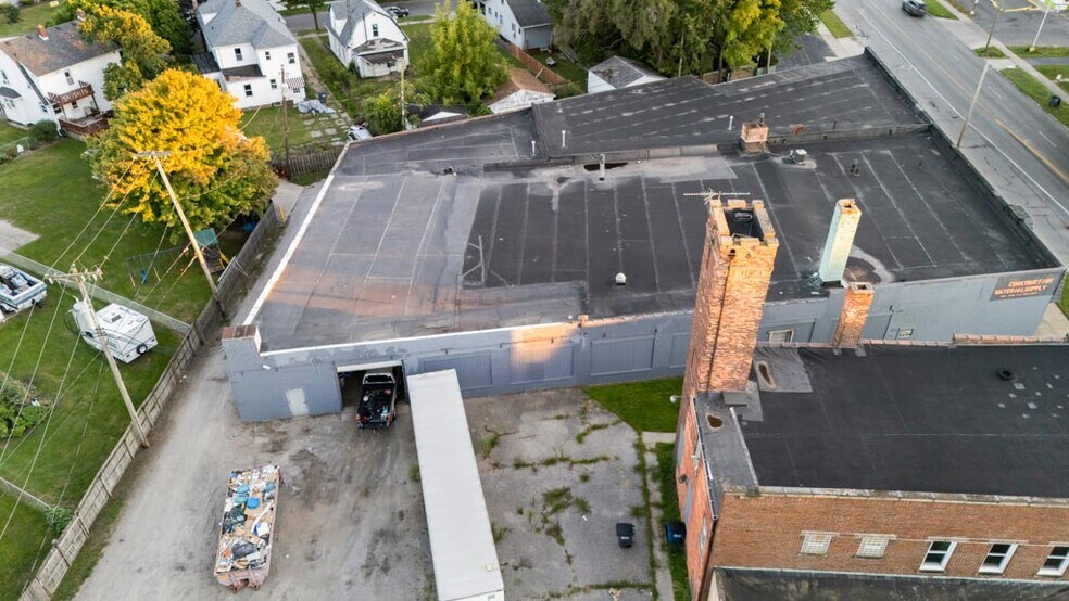 More Photos Of 223 Fearing Blvd, Toledo Freestanding For Sale