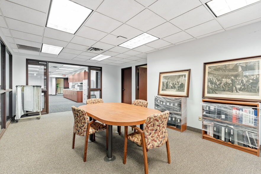 More Photos Of 2905 Lexington Ave S, Eagan Flex For Sale