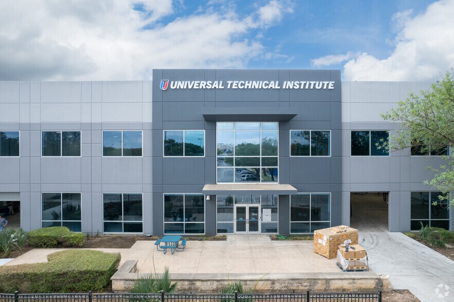 More Photos Of 301 W Howard Ln, Austin Unknown For Lease