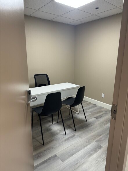 More Photos Of 4080 E Lake Mead Blvd, Las Vegas Coworking Space