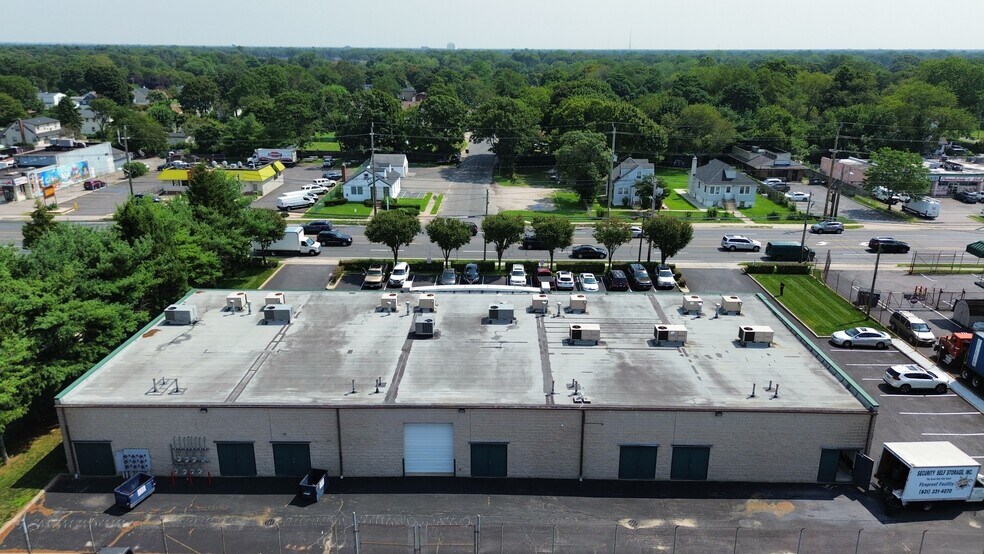 More Photos Of 1656 Fifth Ave, Bay Shore Unknown For Lease