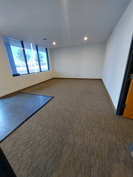 More Photos Of 825 Lexington Blvd, Fort Atkinson Freestanding For Lease