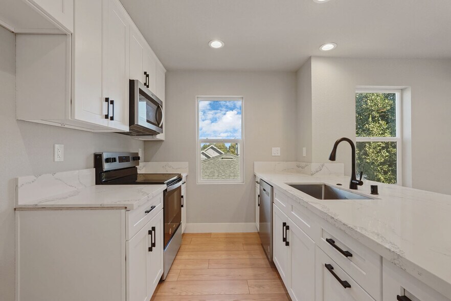 More Photos Of 2810 42nd St, Sacramento Apartments For Sale
