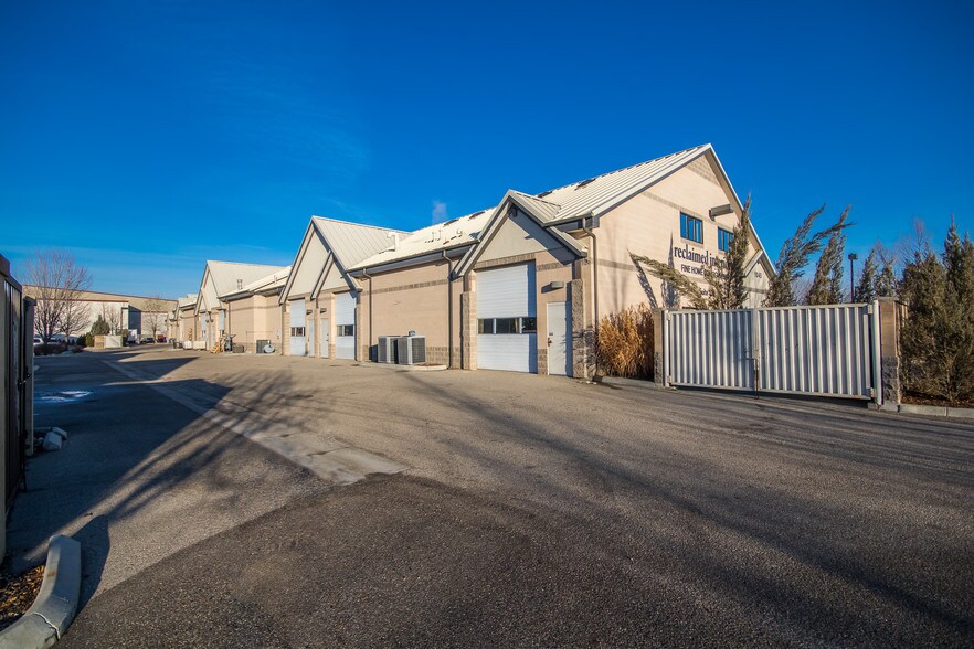 More Photos Of 1045 Ancona Ave, Eagle Flex For Sale