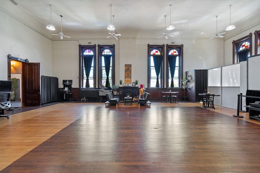 More Photos Of 106 W J St, Benicia Office For Sale