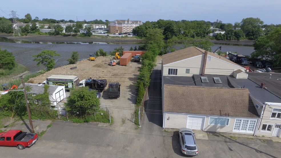 More Photos Of 158 Kenwood Ave, Fairfield Warehouse For Lease