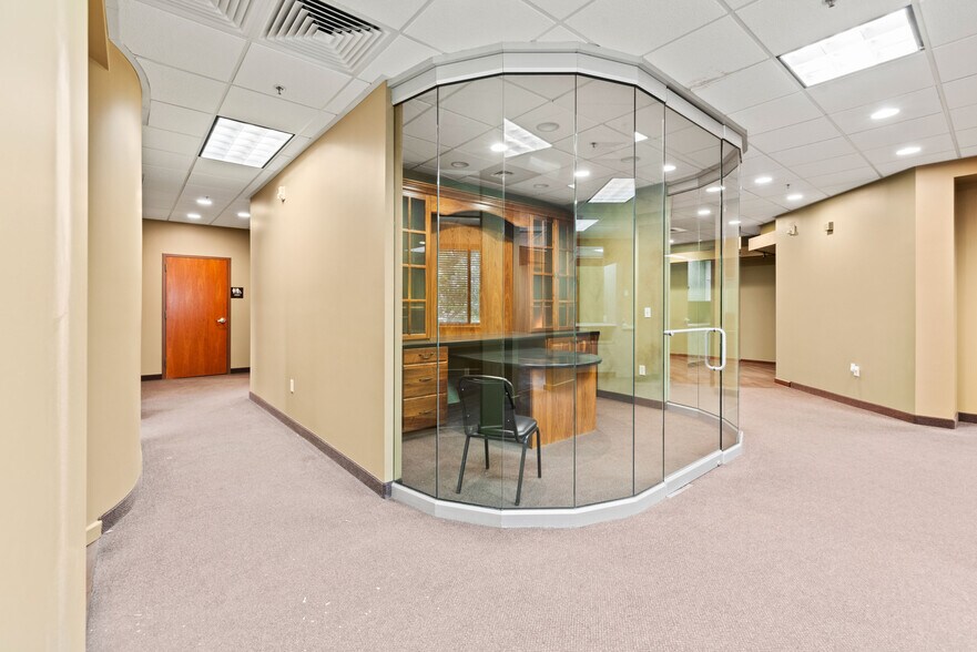 More Photos Of 7555 S Center View Ct, West Jordan Medical For Lease