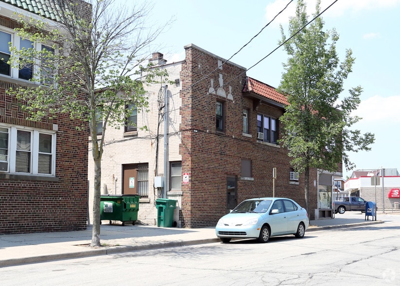 More Photos Of 5701-5711 W Burnham St, Milwaukee Storefront Retail Residential For Lease