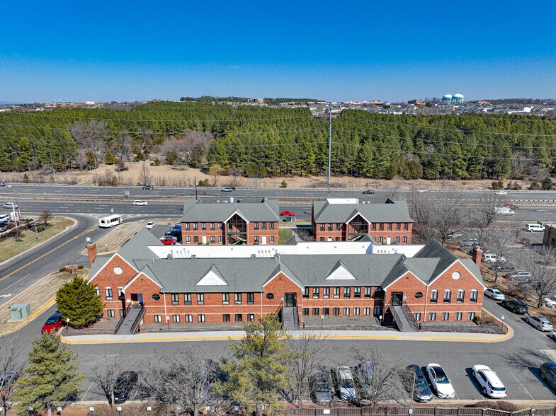 More Photos Of 2 Cardinal Park Dr, Leesburg Office For Sale