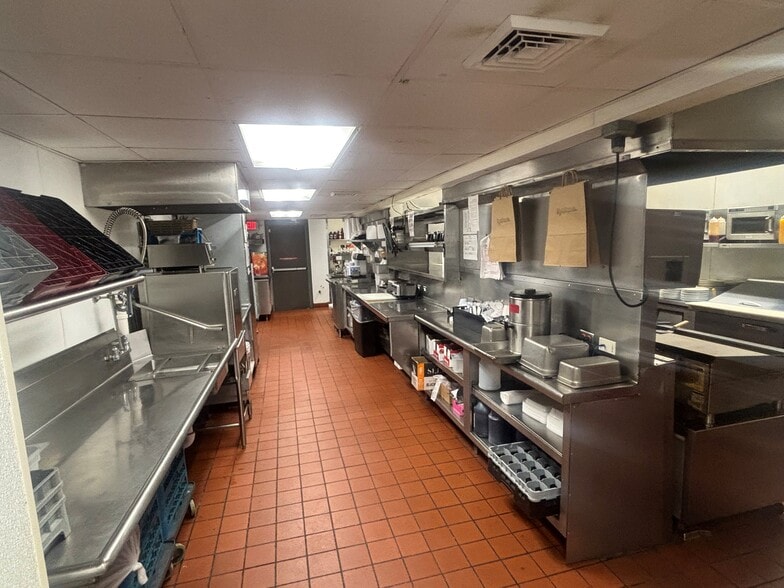 More Photos Of 5720 Northampton Blvd, Virginia Beach Restaurant For Lease