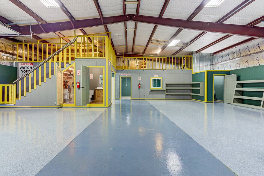 More Photos Of 500 S Washington St, Ripley General Retail For Sale