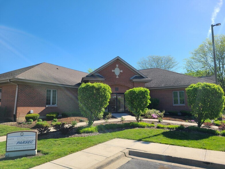 More Photos Of 6833-6837 S Kingery Hwy, Willowbrook Office For Lease