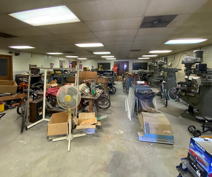 More Photos Of 208 W Maricopa Fwy, Phoenix Warehouse For Sale