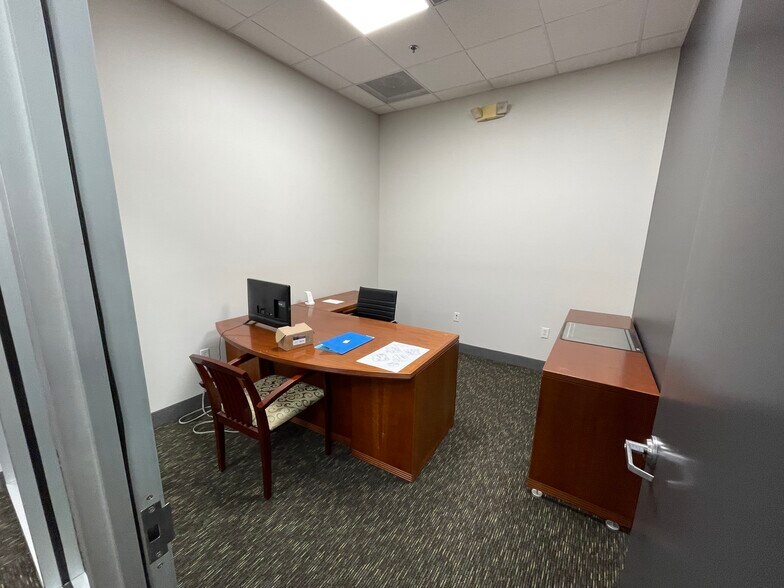More Photos Of 2860 W State Road 84, Fort Lauderdale Office For Sale
