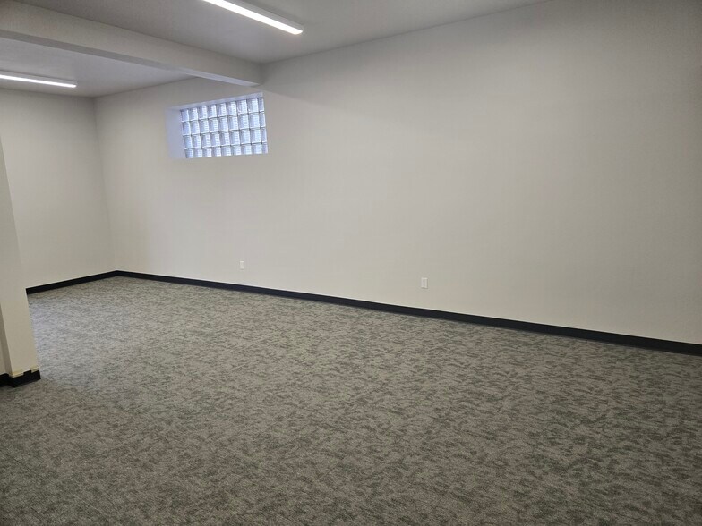 More Photos Of 25011 E Trent Ave, Newman Lake Storefront Retail Office For Lease