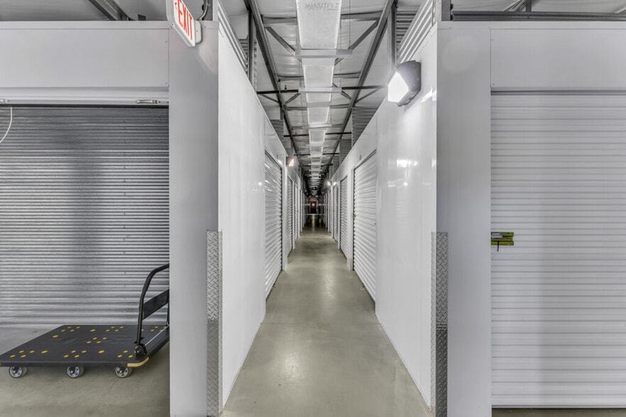 More Photos Of 1655 Moore Ave, Portland Self Storage For Sale