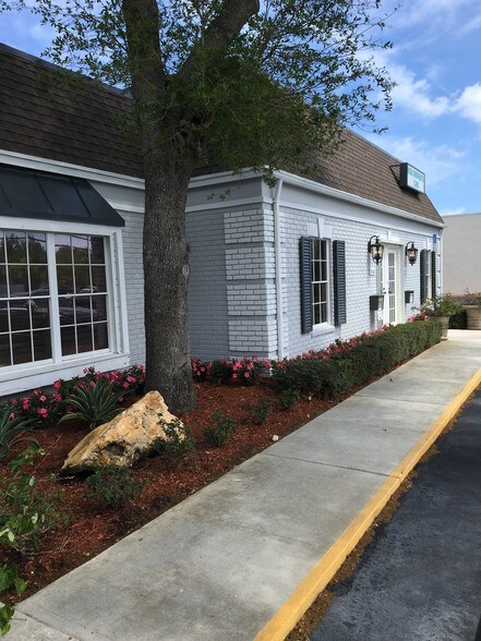 More Photos Of 4361-4365 Northlake Blvd, Palm Beach Gardens Office For Sale