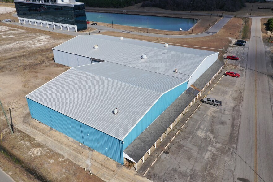 More Photos Of 1 Dixie Dr, Baxley Warehouse For Sale