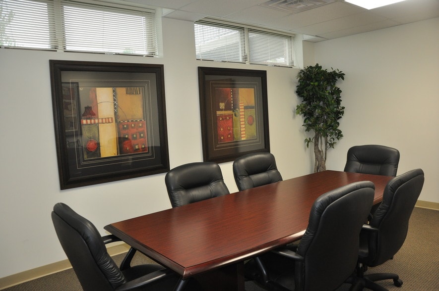 More Photos Of 14111-14165 Robert Paris Ct, Chantilly Office For Sale