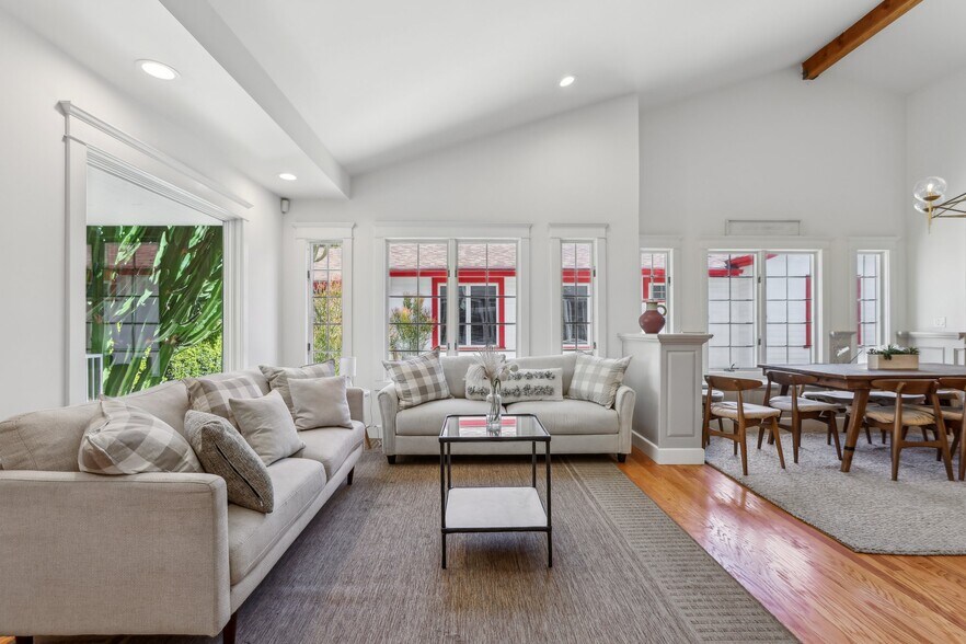 More Photos Of 6082 Selma Ave, Los Angeles Rehabilitation Center For Lease