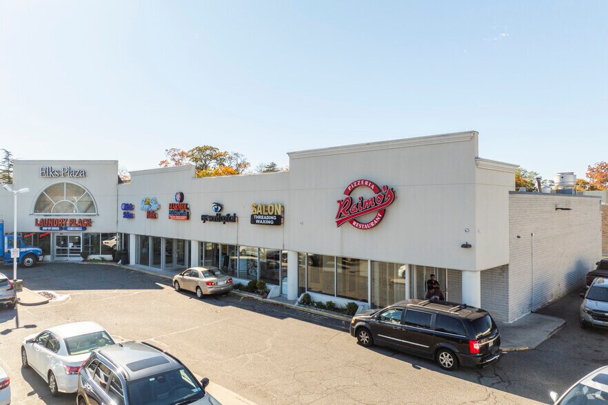 Primary Photo Of 175 W Merrick Rd, Freeport General Retail For Lease