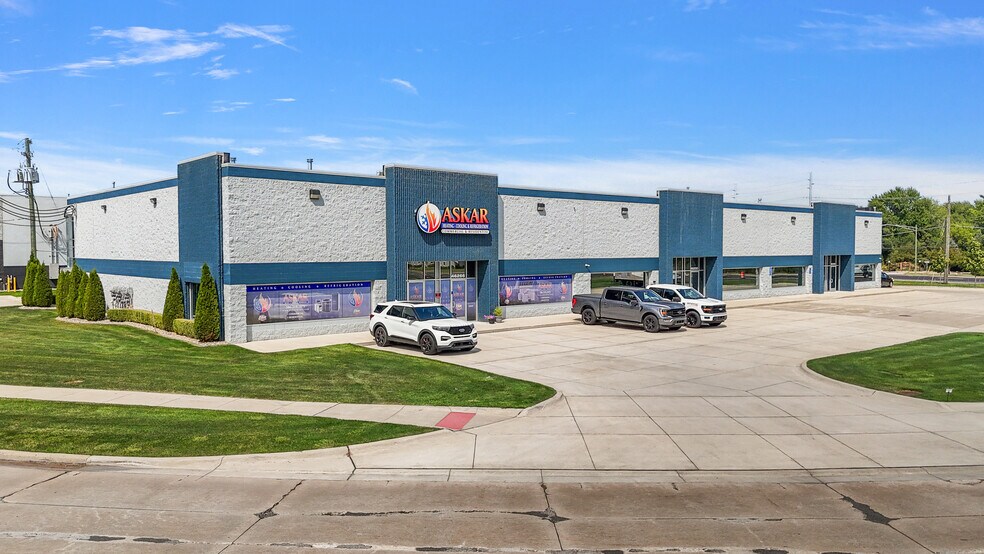 Primary Photo Of 46262 Erb Dr, Macomb Warehouse For Lease