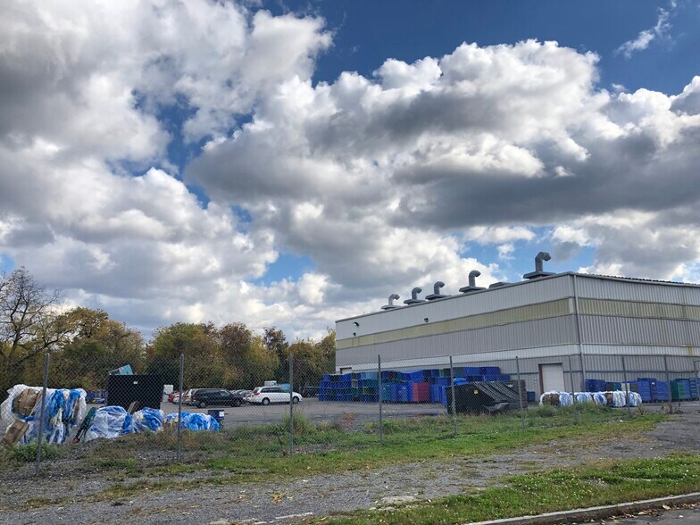 More Photos Of 320 W Taylor St, Syracuse Manufacturing For Sale