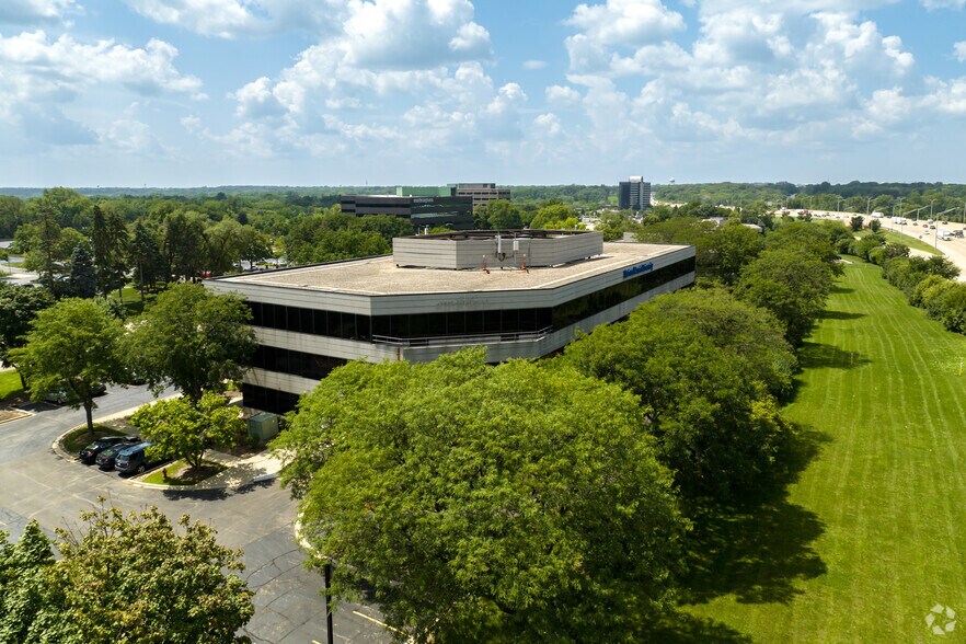 More Photos Of 850 Warrenville Rd, Lisle Office For Sale
