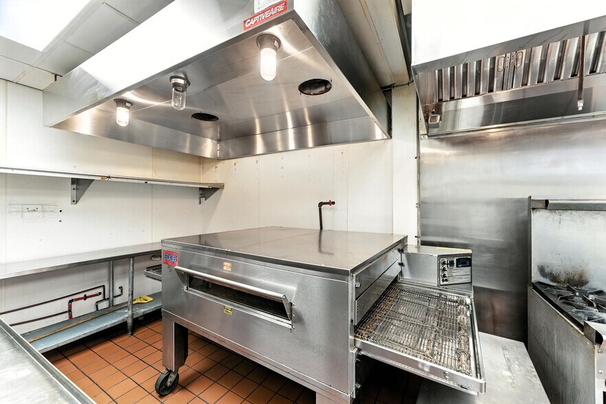 More Photos Of 568 Providence St, West Warwick Restaurant For Sale