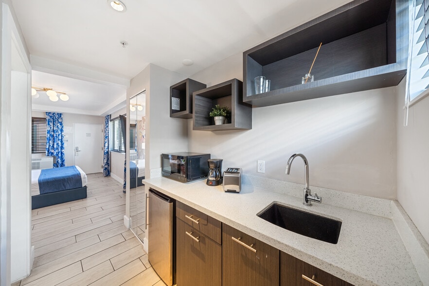 More Photos Of 7310 Harding Ave, Miami Beach Hotel For Sale