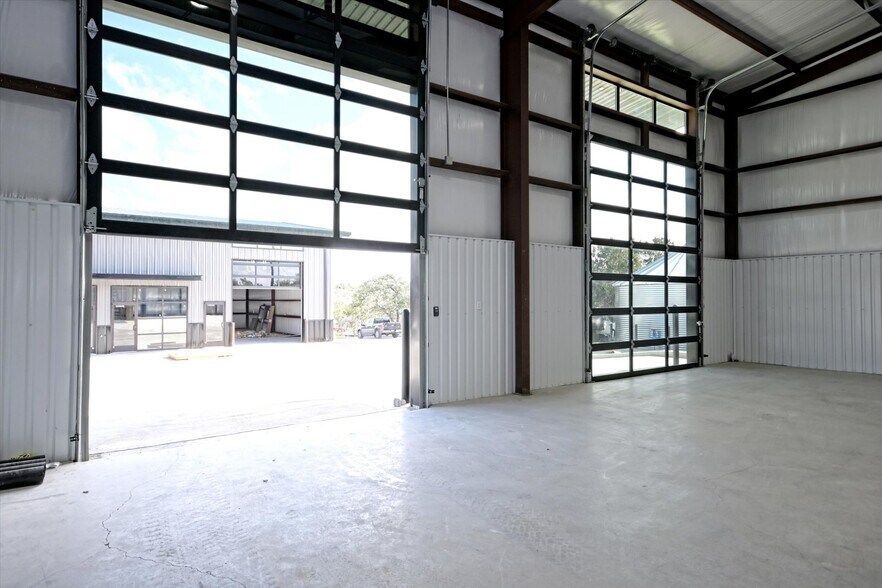 More Photos Of 451 Farrell Rd, Dripping Springs Light Distribution For Sale