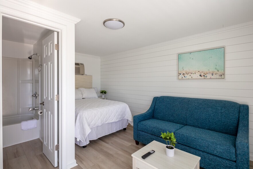 More Photos Of 501 N Ocean Blvd, Myrtle Beach Hotel For Sale