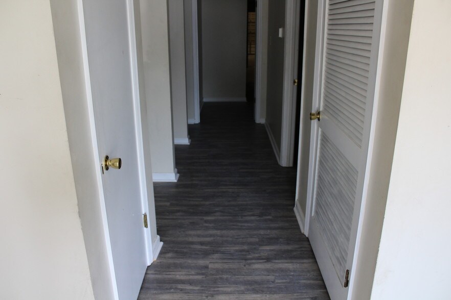 More Photos Of 9580 Madison Blvd, Madison Light Distribution For Lease