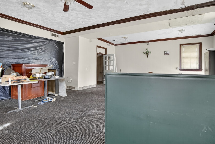 More Photos Of 1010-1012 S Garnett St, Henderson Apartments For Sale