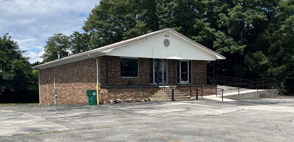More Photos Of 1826 W Morris Blvd, Morristown Freestanding For Lease