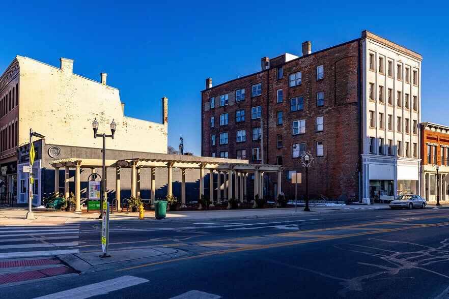 More Photos Of 113 S Main St, Urbana Apartments For Lease