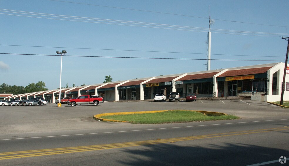 More Photos Of 1206-1214 S Frazier St, Conroe General Retail For Lease