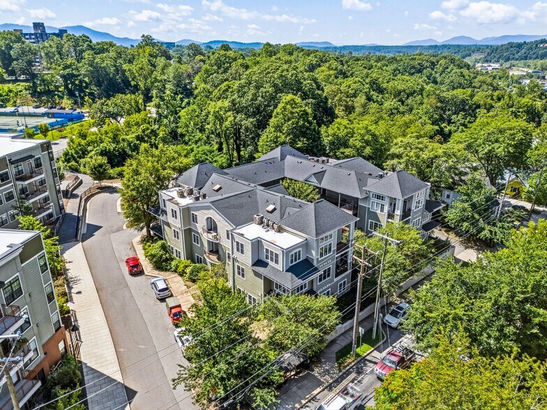 More Photos Of 64 Clingman Ave, Asheville Office For Sale