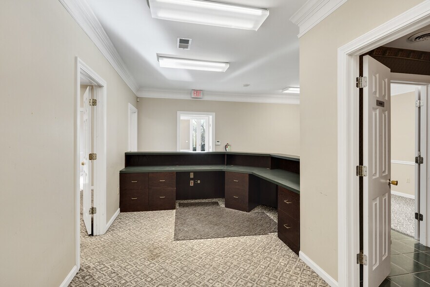 More Photos Of 6920 Oak Forest Dr, Olive Branch Loft Creative Space For Sale