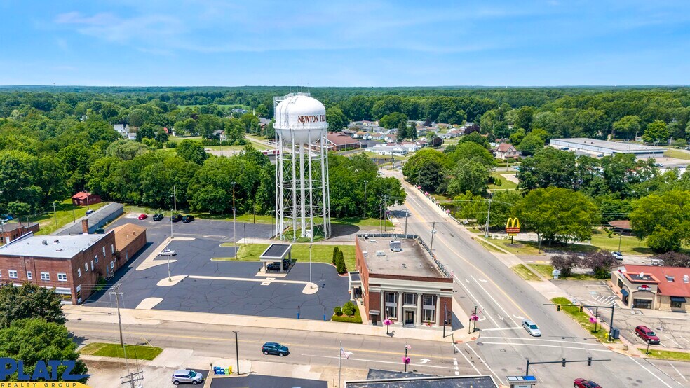 More Photos Of 20 S Canal St, Newton Falls Bank For Lease