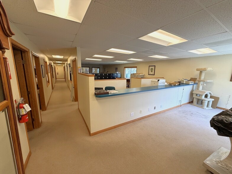 More Photos Of 2707 Alpine Blvd, Alpine Office Residential For Lease