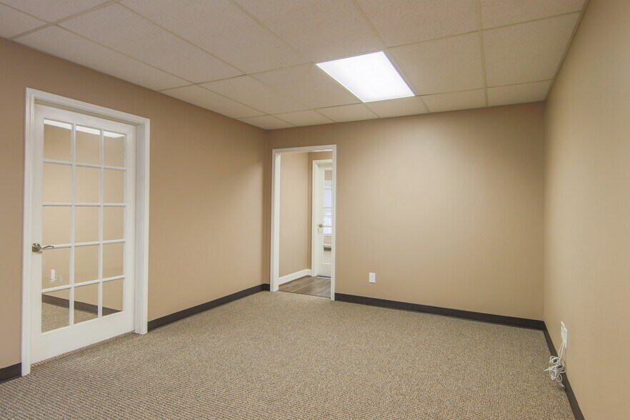 More Photos Of 3421 W Davis St, Conroe Medical For Lease