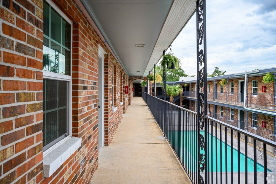 More Photos Of 1910 Southern Ave, Biloxi Apartments For Sale