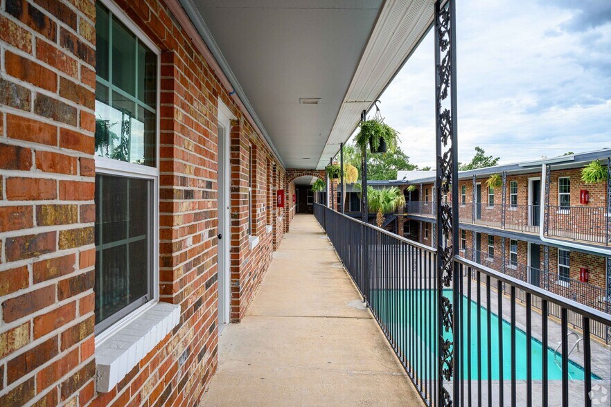 More Photos Of 1910 Southern Ave, Biloxi Apartments For Sale