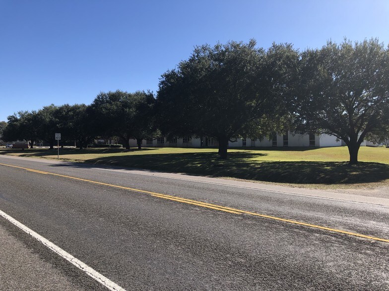 More Photos Of 603 Highway 418 W, Silsbee Hospital For Lease