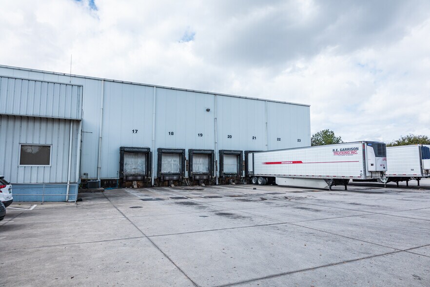 More Photos Of 3610 W Main St, Leesburg Warehouse For Sale