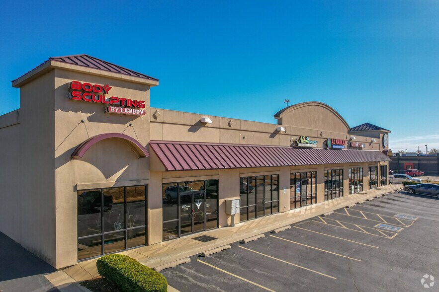 More Photos Of 7935-7945 S Memorial Dr, Tulsa Storefront Retail Office For Lease