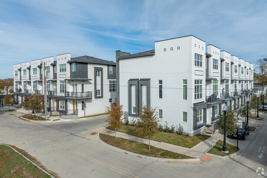 More Photos Of 13325 Bee St, Farmers Branch Apartments For Sale